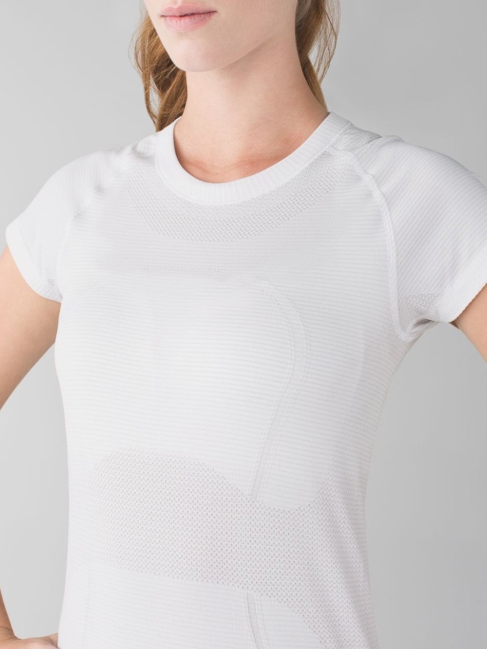 lululemon athletica Swiftly Tech Short Sleeve Tee - White sz 4